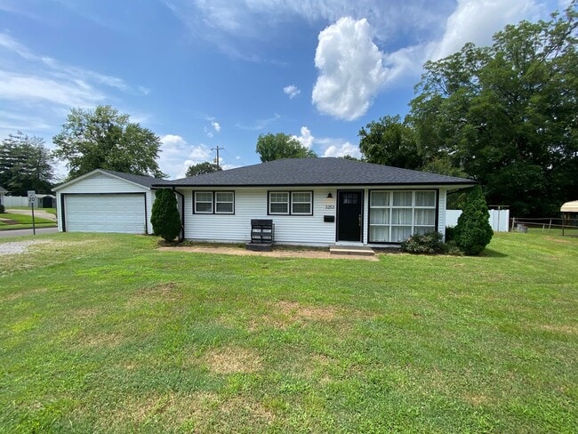 Building Photo - The Pines Place now Available - Cottage li... Rental