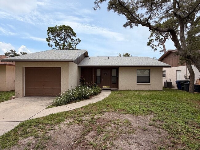 Building Photo - 2/2 Bedroom house with 1 car garage and fenced yard.