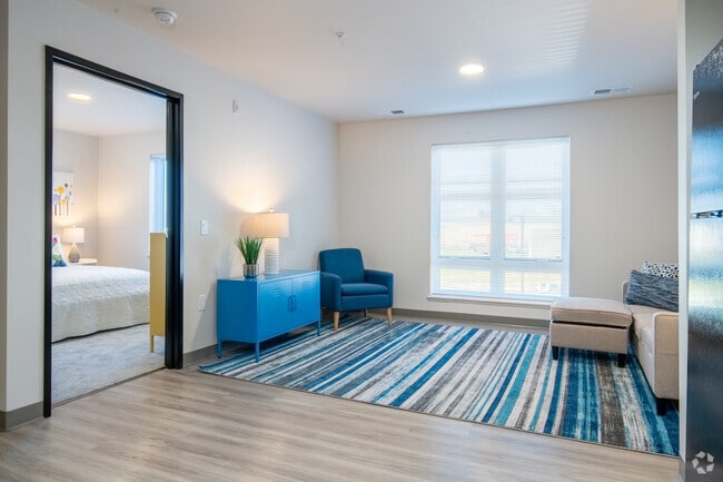 1BR, 1BA - 710SF