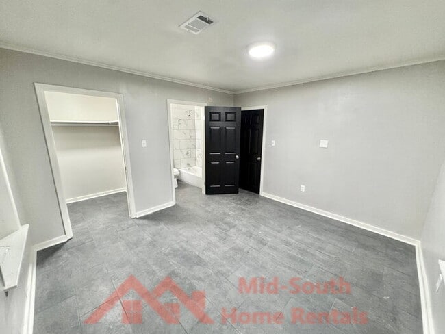 Photo - 1811 Castalia St