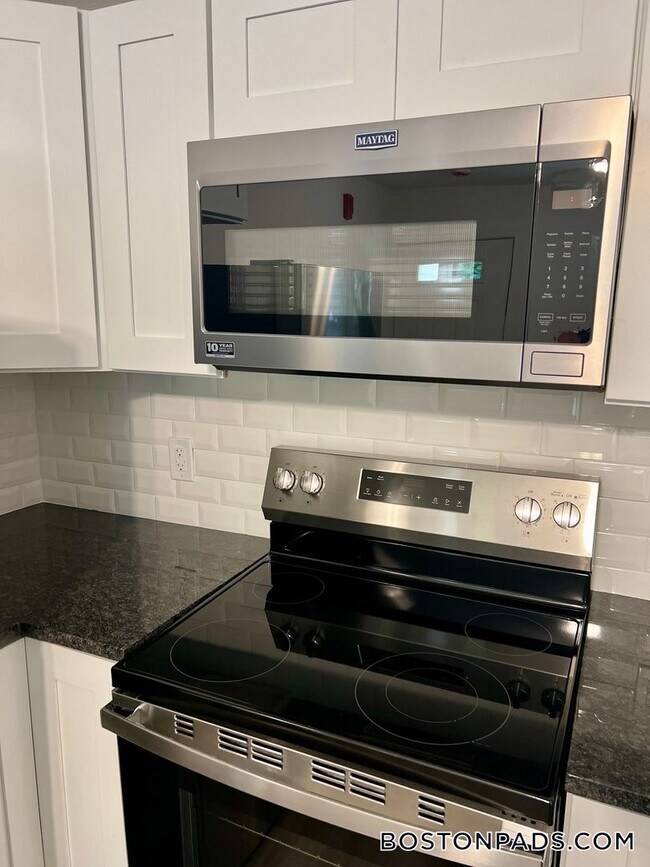 Photo - 211 Main St Apartment Unit 3