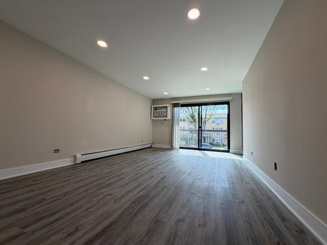 Photo - 5525 N Chester Ave Unit 42