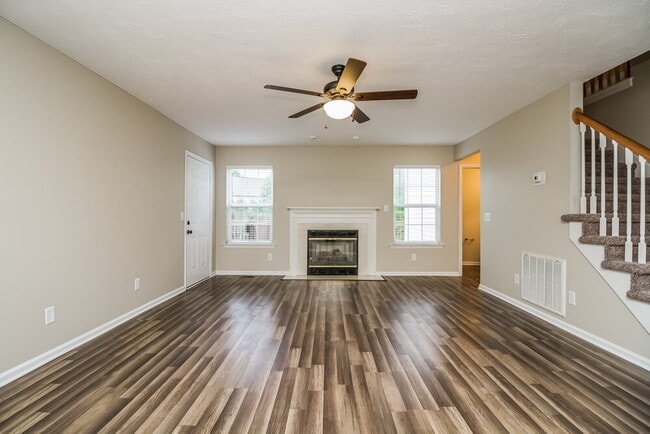 Photo - 111 Springfield Dr