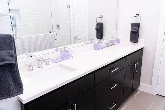 Photo - 2105 Engelmohr St