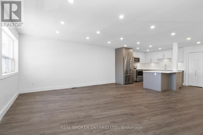 Photo - 1498 Paddington Ct