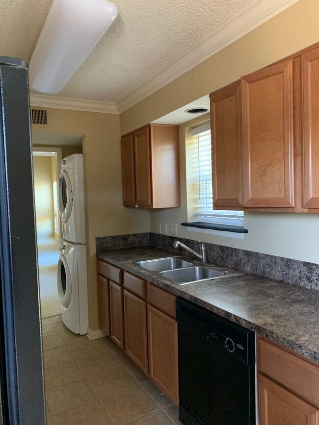 Photo - Jefferson / Corporate/ Essen Unit 709