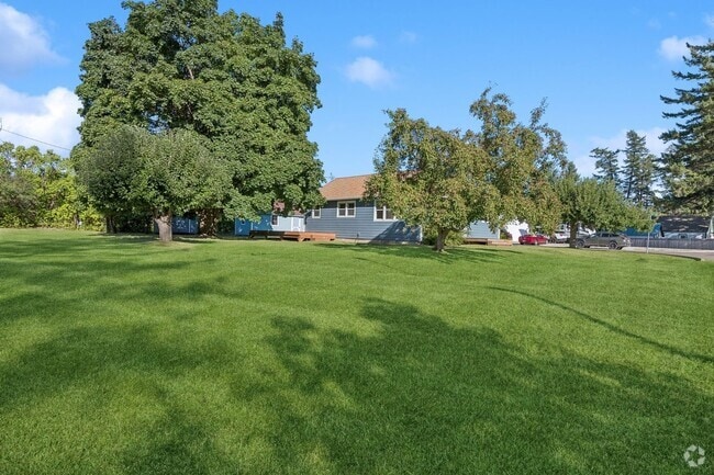 Building Photo - Charming 2 bedroom, 1 bath house
