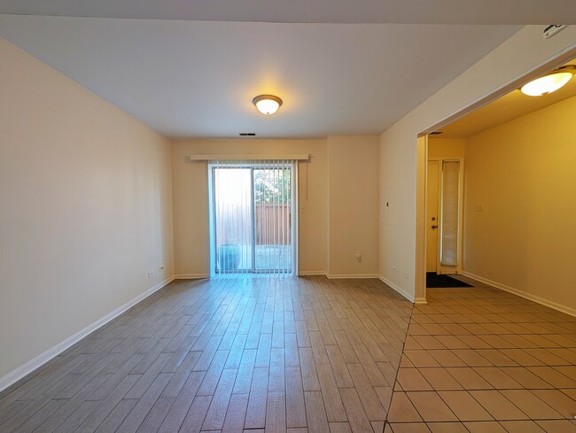 Photo - 7241 Franklin St