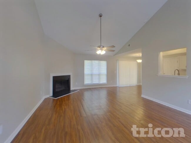 Photo - 127 Wenlock Cir