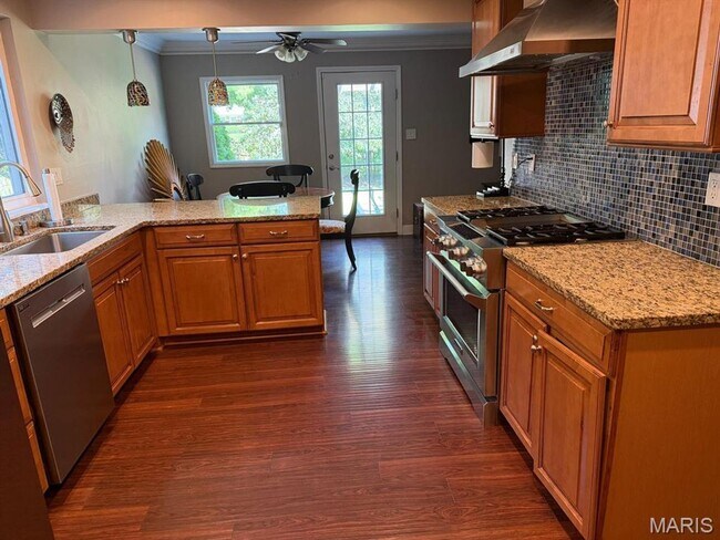 1842 Shadywood Ct