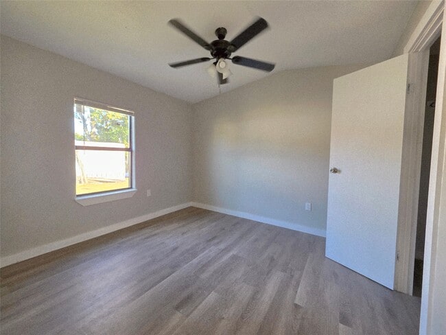 Photo - 310 Paddock St