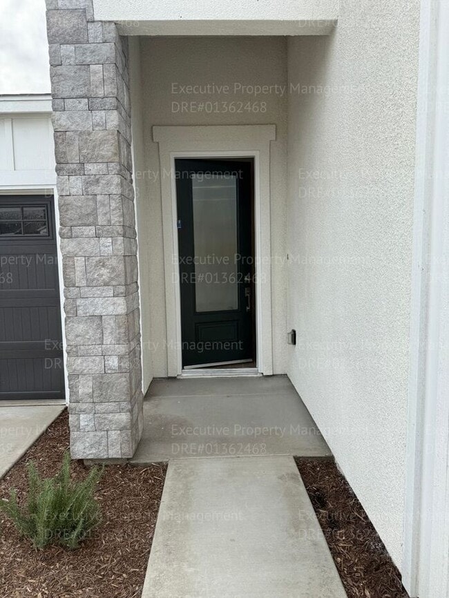 Photo - Newly constructed 3 bedroom/ 3 bathroom ho...