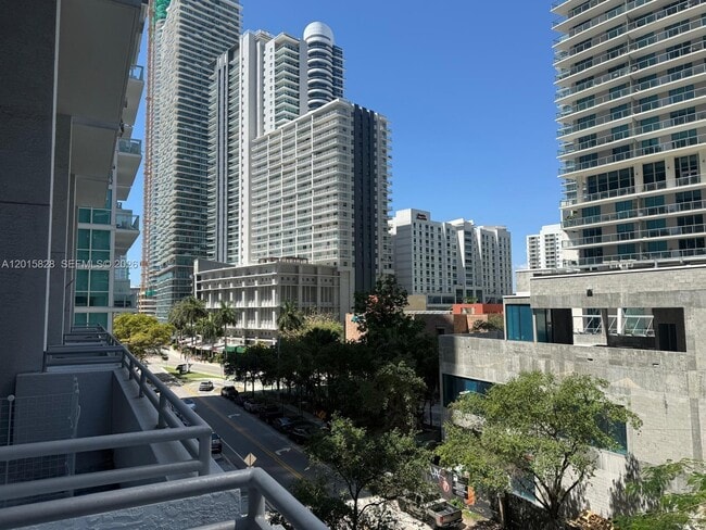Building Photo - 1050 Brickell Ave Unit 412