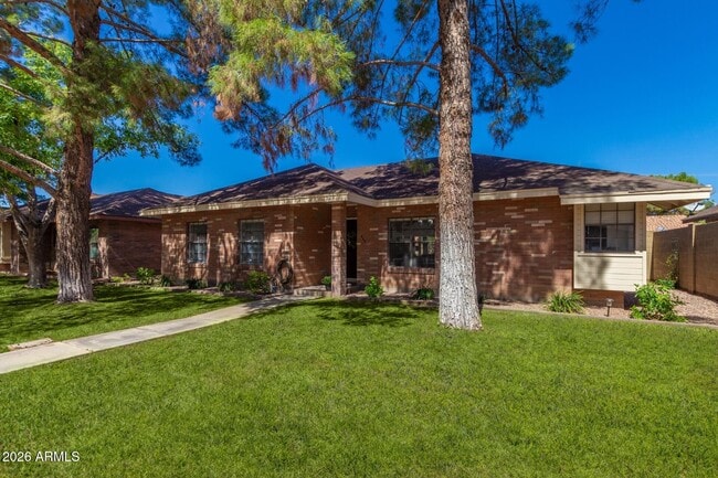 Photo - 868 E Page St