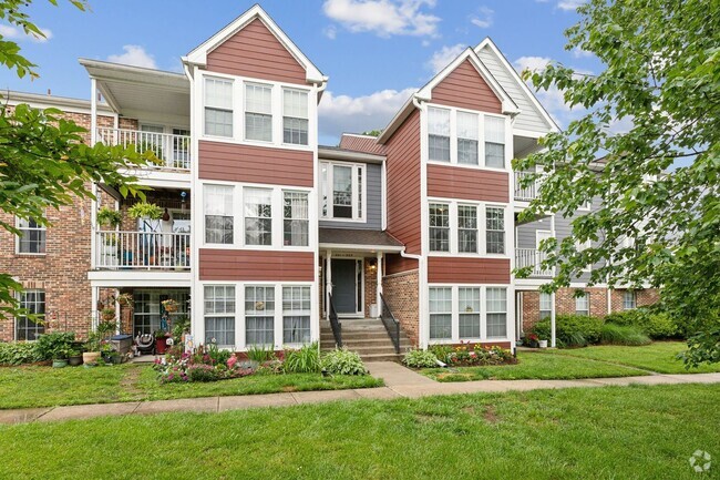 Building Photo - 815 Deering Rd Rental