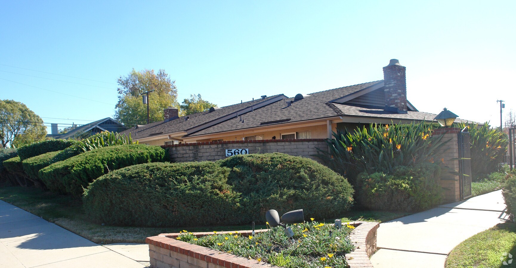 560 E Rowland St - 560 E Rowland St