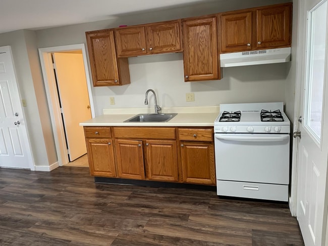 Building Photo - 13-15 Laval St Rental