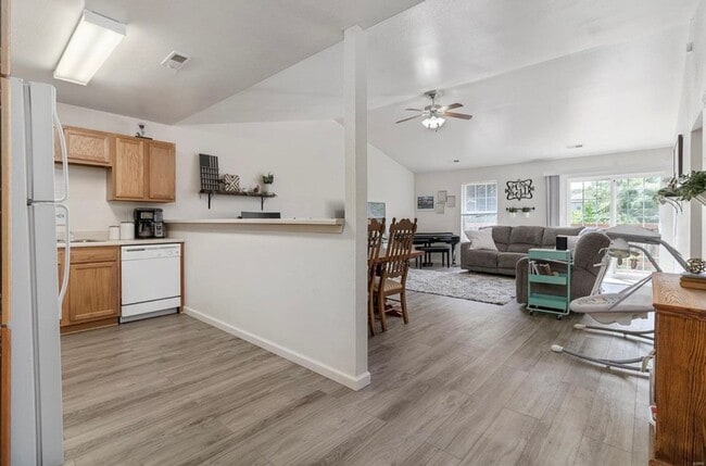 Photo - Duplex close to post