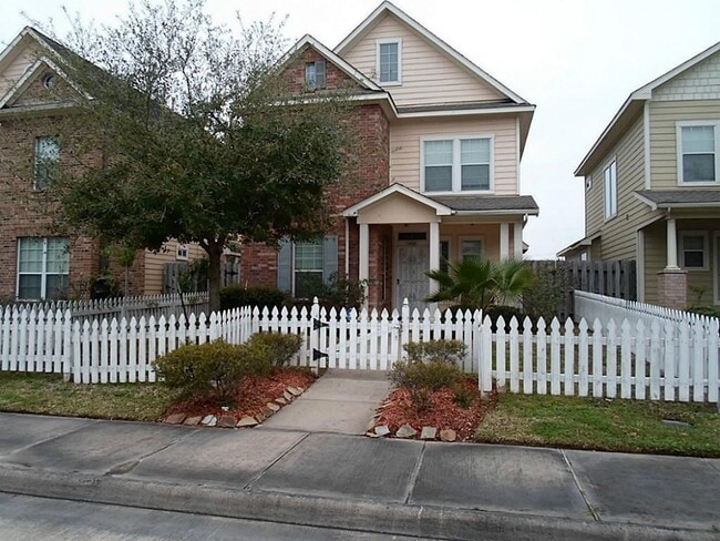 Building Photo - 14434 Summer Garden Dr