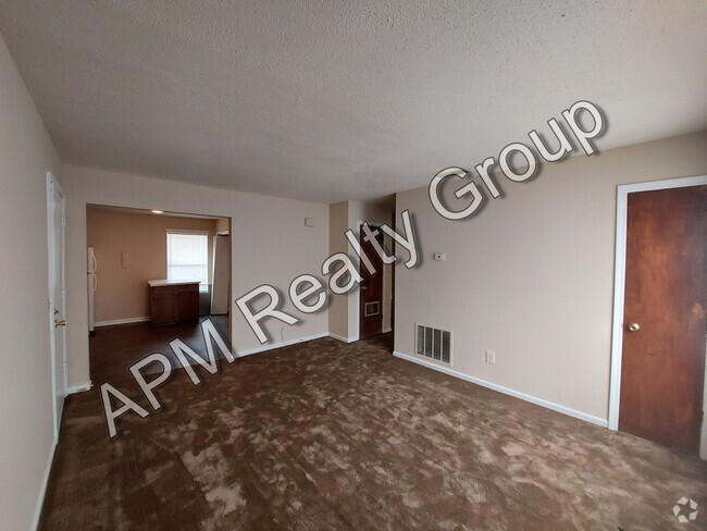 Building Photo - Upstairs two-bedroom apartment