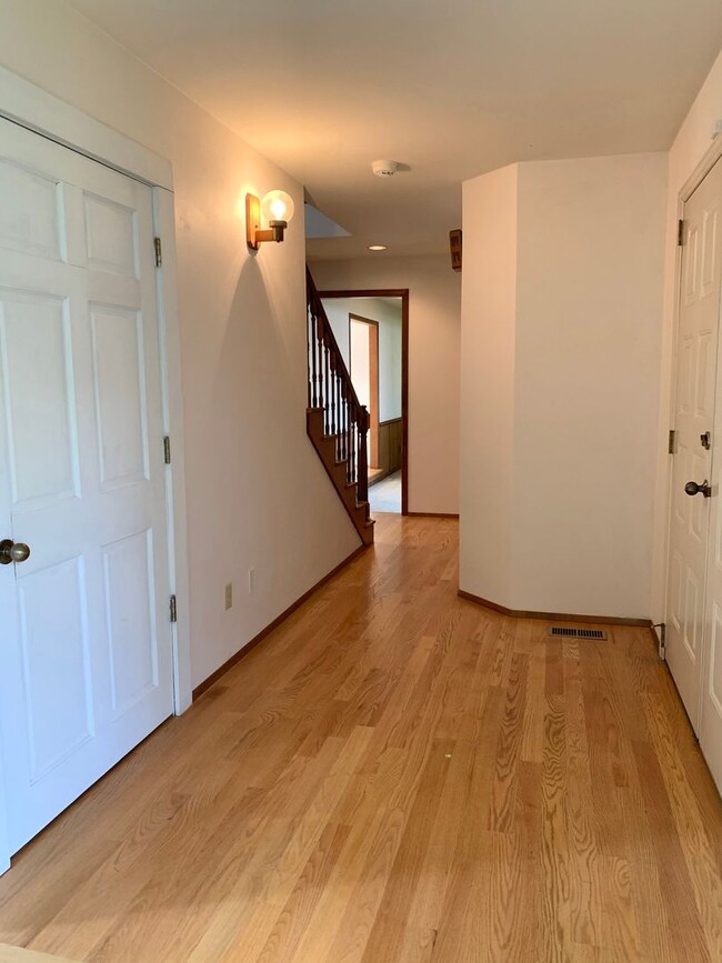 Photo - Oceanview 3BR 2.5BA | HUGE GARAGE | Washer & Dryer  | Dogs OK! >>> AVAILABLE NOW!