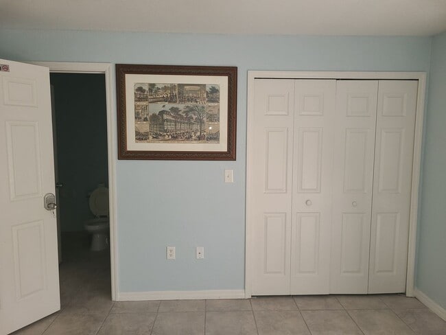 Photo - ROOM FOR RENT WITH PRIVATE BATHROOM