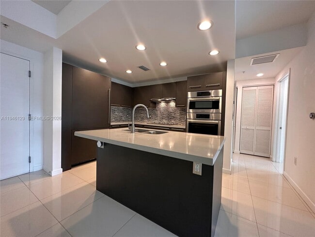 Building Photo - 7751 NW 107th Ave Unit 419