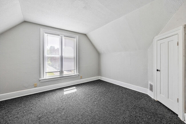 Photo - 215 E South St Unit 3