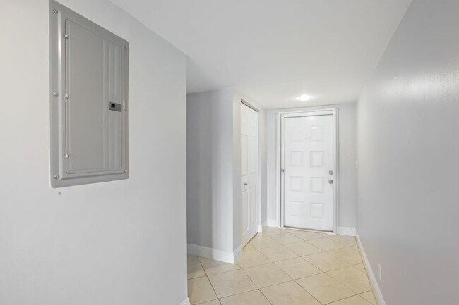 Photo - 2900 SW 22nd Cir Unidad 221F