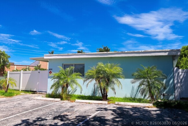 Photo - 898 SE 2nd Pl Unit 1
