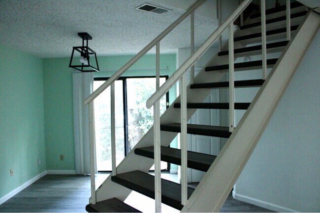 Photo - 3747 Donovan Dr Unit A