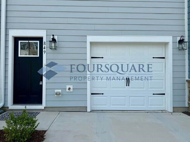 Photo - Scenic 3-Bed Townhome with Screened Porch, First Floor Storage & 1-Car Garage – Overlooking the G...
