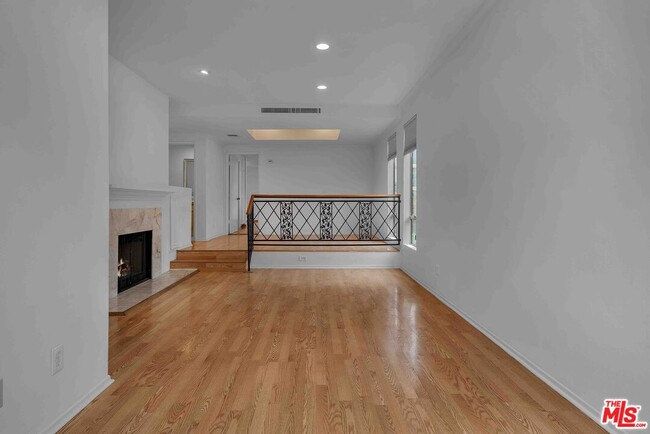 Photo - 1655 Selby Ave Unit 101