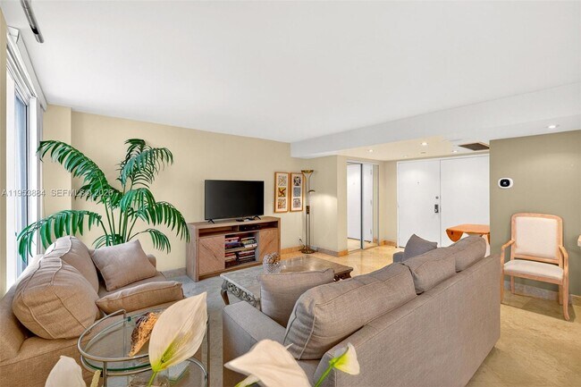 Photo - 2401 Collins Ave Unit 908