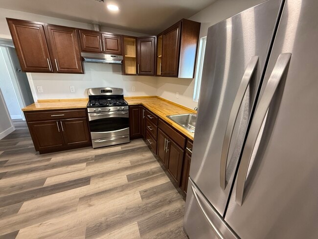 Photo - 738 E Roeser Rd