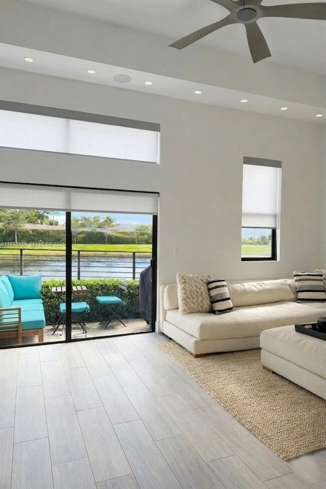 Photo - 4384 NW 8th Ct