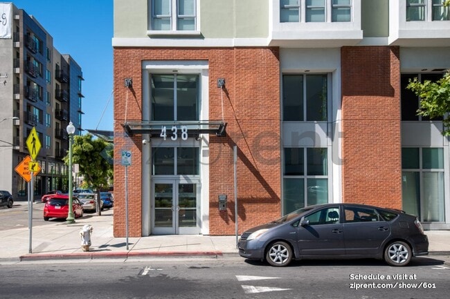 Photo - 438 W Grand Ave