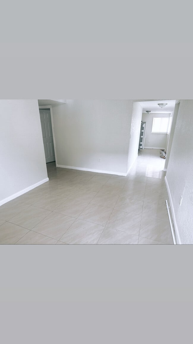 Photo - 1044 SW 28th Ave