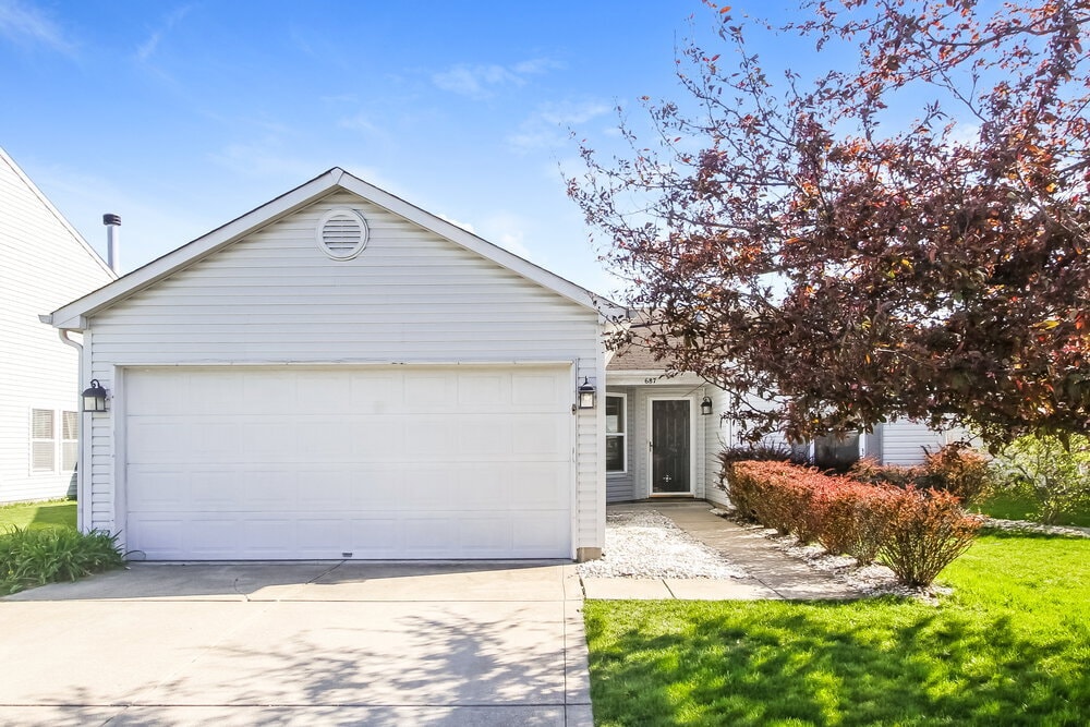 Photo - 687 Hickory Pine Dr