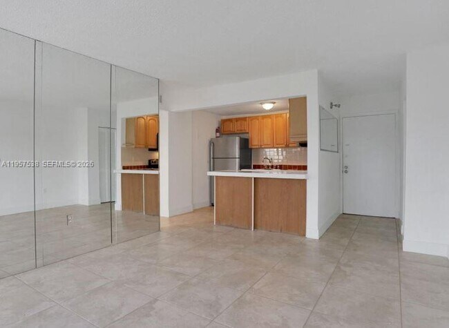 Photo - 4275 NW S Tamiami Canal Dr Unidad 2-310