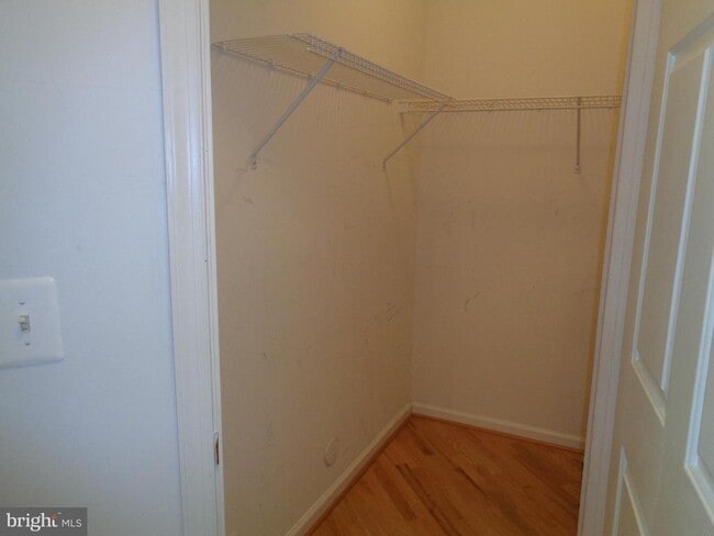 Building Photo - 5444 Glenthorne Ct Unit 5444