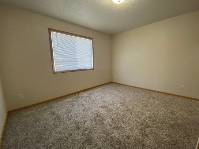 Photo - Spacious South Moorhead Twinhome with Double Garage & Prime Location!