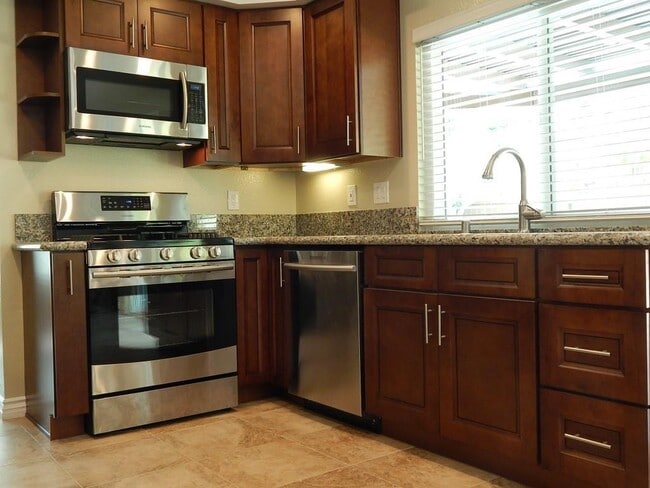 Photo - Beautiful 4 Bedroom 2.5 Bath Detached Home in Bonita