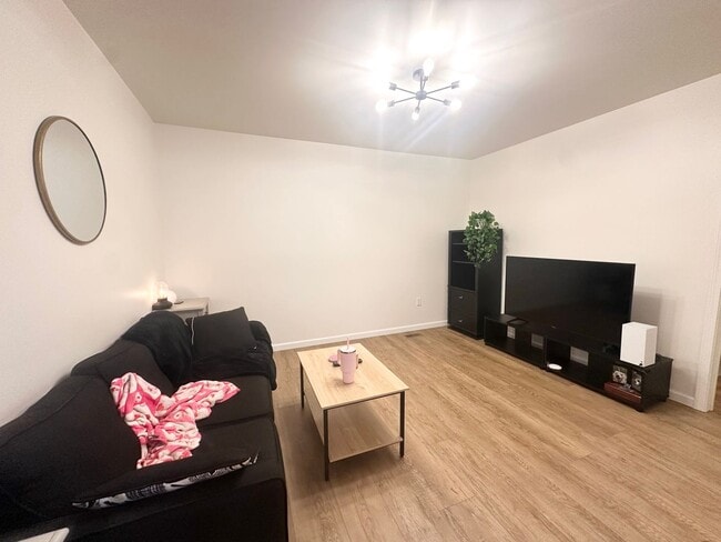 Photo - 17-21 S Mill St Unit Apt 2