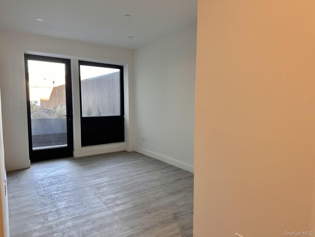 Photo - 362 W Merrick Rd Unit 104