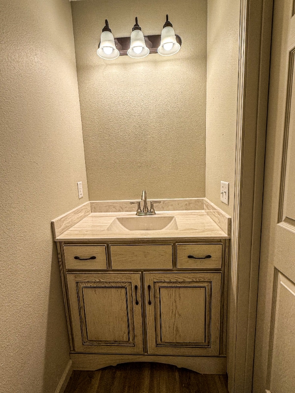 Photo - 256 E Outer Rd