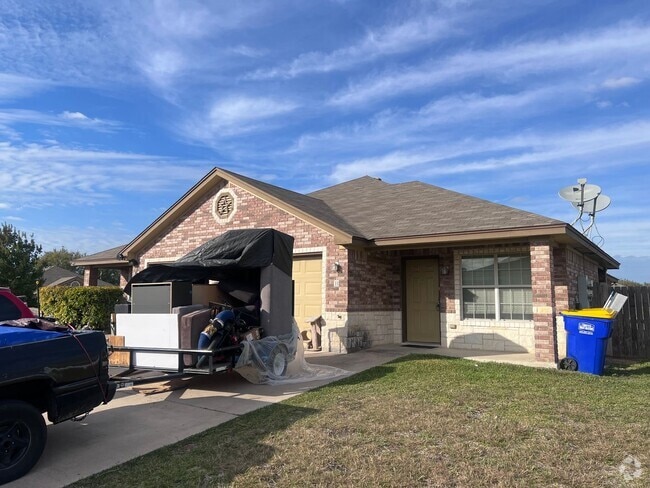 Building Photo - 202 Coby Dr Rental