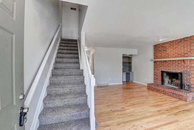 Photo - "Charming Duplex Retreat on Inca Street – Spacious 3-Bedroom Haven with 2.5 Baths in Englewood!"