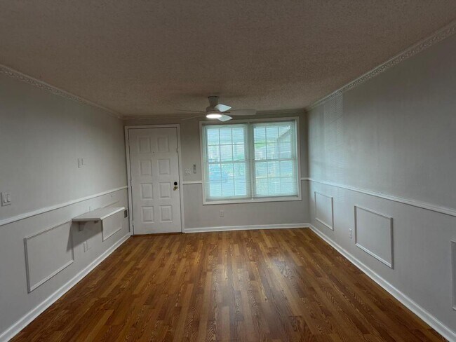 Photo - 4307 E Michigan St