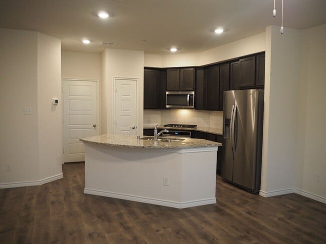 Photo - 2407 Klamath Dr